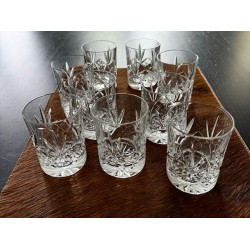 Série de 10 verres gobelets en cristal dans le goût de Saint Louis