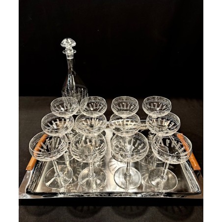 Service cristallerie 12 coupes et carafe assortie