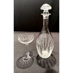 Service cristallerie 12 coupes et carafe assortie