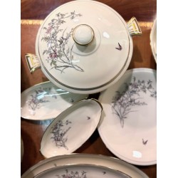 Complet service en porcelaine fine de l'ancienne Manufacture Royale de Limoges