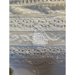 Linge ancien - Combinaison culotte brodée de 1900