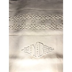 Linge ancien - Parure de lit en lin brodé