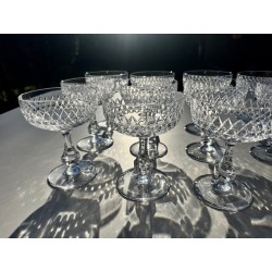 Baccarat - série de 12 coupes en cristal modèle Lucullus