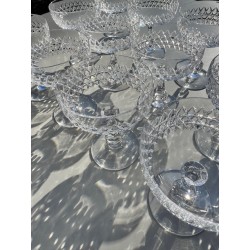 Baccarat - série de 12 coupes en cristal modèle Lucullus