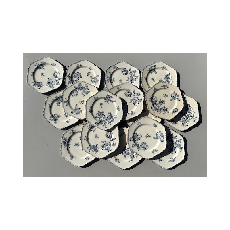 Terre de Fer - Série de 16 assiettes octogonales au décor floral bleu