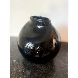 Christian Tortu - Vase en verre opacifié noir