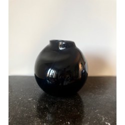 Christian Tortu - Vase en verre opacifié noir