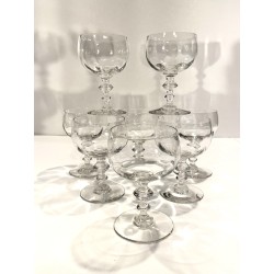 8 verres à pied en verre...