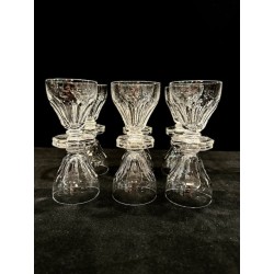 Série de 12 verres anciens à pans coupés